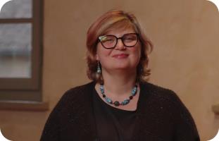 Diana sharing how she adapted her personal and professional life to live fully with Myasthenia Gravis